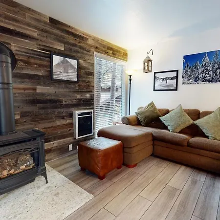Mammoth Estates Condo - Free Parking & Pet Friendly